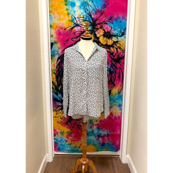 π Amazing flower button top - Picture 2 of 11